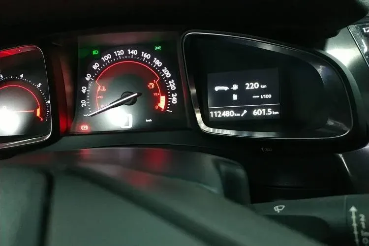 2014 DS 5 1.6T 163HP L4 6AT,autocango,china used car exporter,china ev exporter,chinese used car exporter,chinese used ev exporter