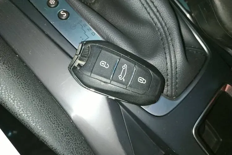 2014 DS 5 1.6T 163HP L4 6AT,autocango,china used car exporter,china ev exporter,chinese used car exporter,chinese used ev exporter