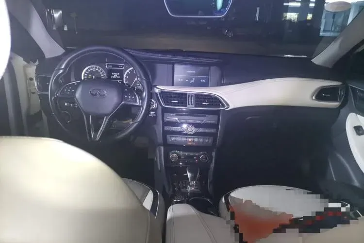 2017 Infiniti QX30 1.6T 156HP L4 7DCT,autocango,china used car exporter,china ev exporter,chinese used car exporter,chinese used ev exporter