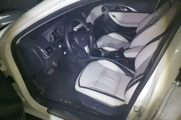 2017 Infiniti QX30 1.6T 156HP L4 7DCT,autocango,china used car exporter,china ev exporter,chinese used car exporter,chinese used ev exporter