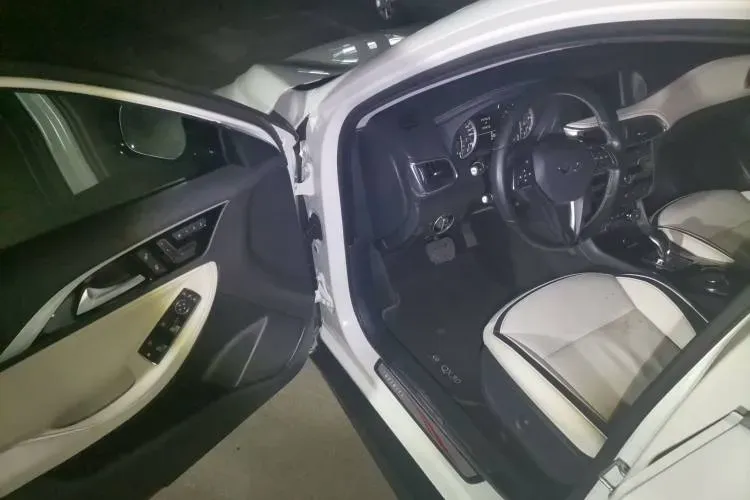 2017 Infiniti QX30 1.6T 156HP L4 7DCT,autocango,china used car exporter,china ev exporter,chinese used car exporter,chinese used ev exporter