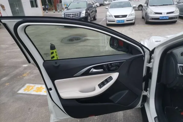 2017 Infiniti QX30 1.6T 156HP L4 7DCT,autocango,china used car exporter,china ev exporter,chinese used car exporter,chinese used ev exporter