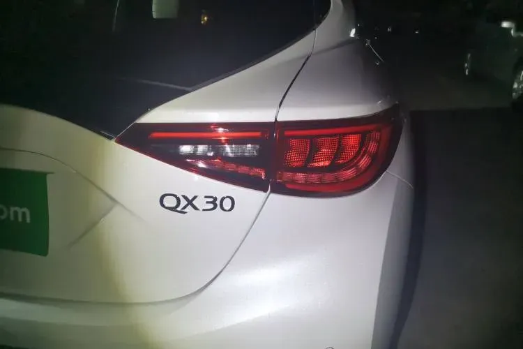 2017 Infiniti QX30 1.6T 156HP L4 7DCT,autocango,china used car exporter,china ev exporter,chinese used car exporter,chinese used ev exporter