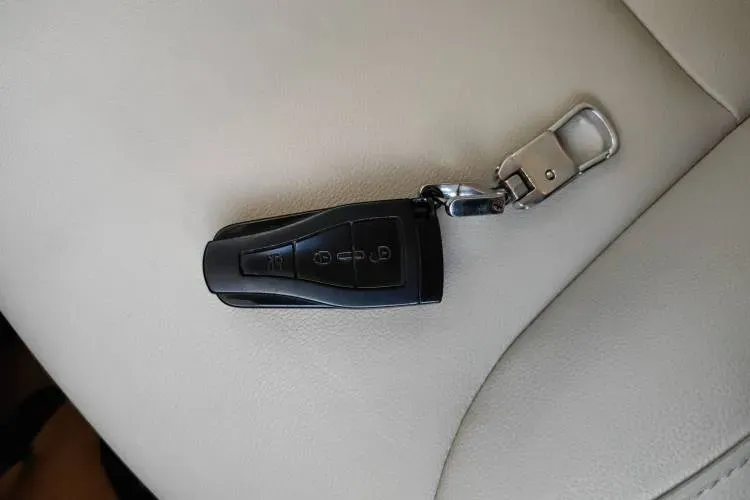 2016 Roewe e550 1.5L 109HP L4 2AT PHEV 12KWH,autocango,china used car exporter,china ev exporter,chinese used car exporter,chinese used ev exporter