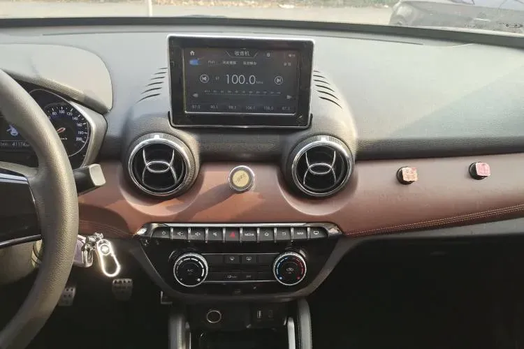 2016 BAIC ChangHe Q35 1.5L 116HP L4 5MT,autocango,china used car exporter,china ev exporter,chinese used car exporter,chinese used ev exporter