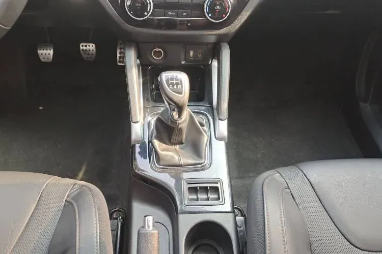 2016 BAIC ChangHe Q35 1.5L 116HP L4 5MT,autocango,china used car exporter,china ev exporter,chinese used car exporter,chinese used ev exporter