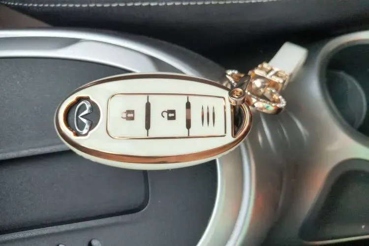 2014 Infiniti ESQ 1.6L 116HP L4 CVT,autocango,china used car exporter,china ev exporter,chinese used car exporter,chinese used ev exporter