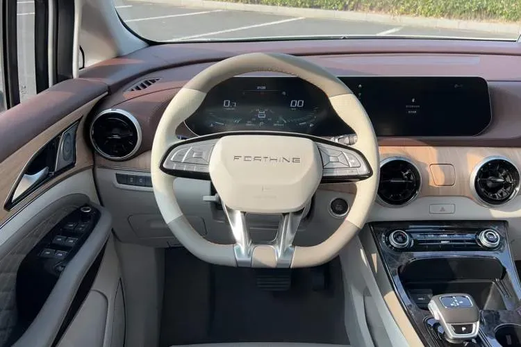 2023 DongFeng Forthing Yacht 1.5T 197HP L4 7DCT,autocango,china used car exporter,china ev exporter,chinese used car exporter,chinese used ev exporter