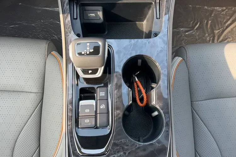 2023 DongFeng Forthing Yacht 1.5T 197HP L4 7DCT,autocango,china used car exporter,china ev exporter,chinese used car exporter,chinese used ev exporter