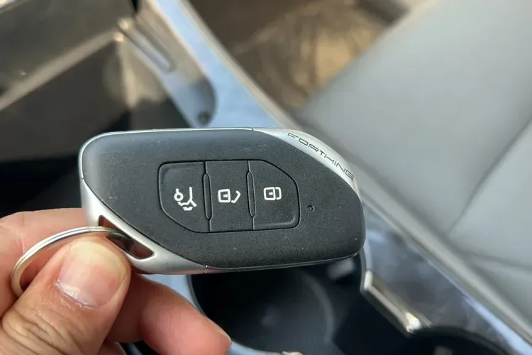 2023 DongFeng Forthing Yacht 1.5T 197HP L4 7DCT,autocango,china used car exporter,china ev exporter,chinese used car exporter,chinese used ev exporter