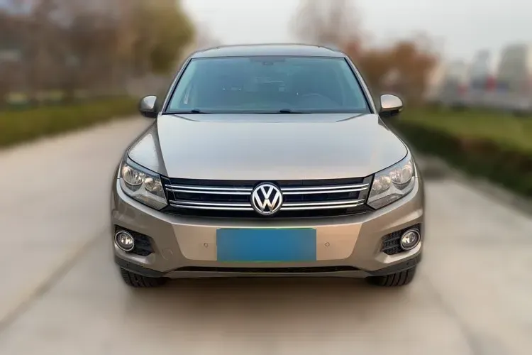 2010 Volkswagen Eos 2.0T 200HP L4 6DCT,autocango,china used car exporter,china ev exporter,chinese used car exporter,chinese used ev exporter