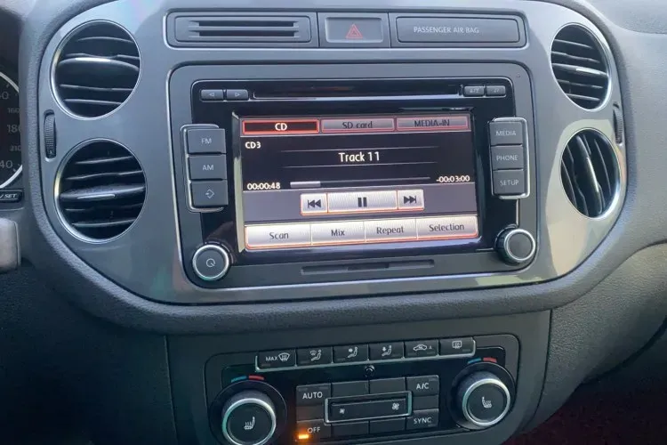 2010 Volkswagen Eos 2.0T 200HP L4 6DCT,autocango,china used car exporter,china ev exporter,chinese used car exporter,chinese used ev exporter