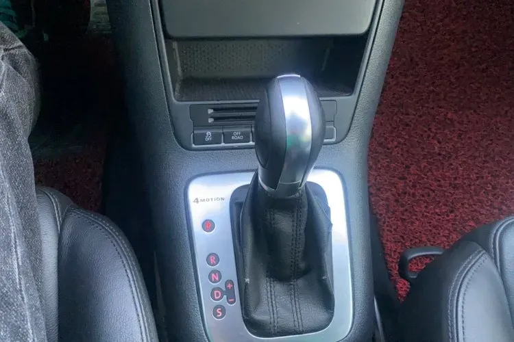 2010 Volkswagen Eos 2.0T 200HP L4 6DCT,autocango,china used car exporter,china ev exporter,chinese used car exporter,chinese used ev exporter