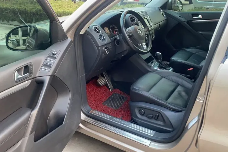 2010 Volkswagen Eos 2.0T 200HP L4 6DCT,autocango,china used car exporter,china ev exporter,chinese used car exporter,chinese used ev exporter