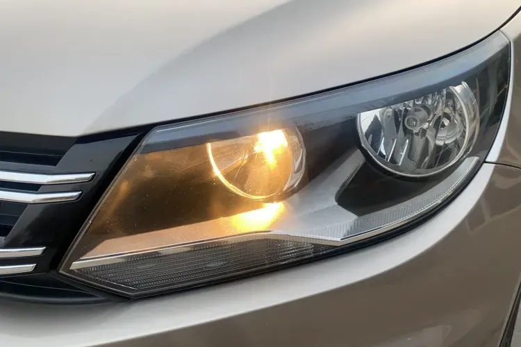 2010 Volkswagen Eos 2.0T 200HP L4 6DCT,autocango,china used car exporter,china ev exporter,chinese used car exporter,chinese used ev exporter