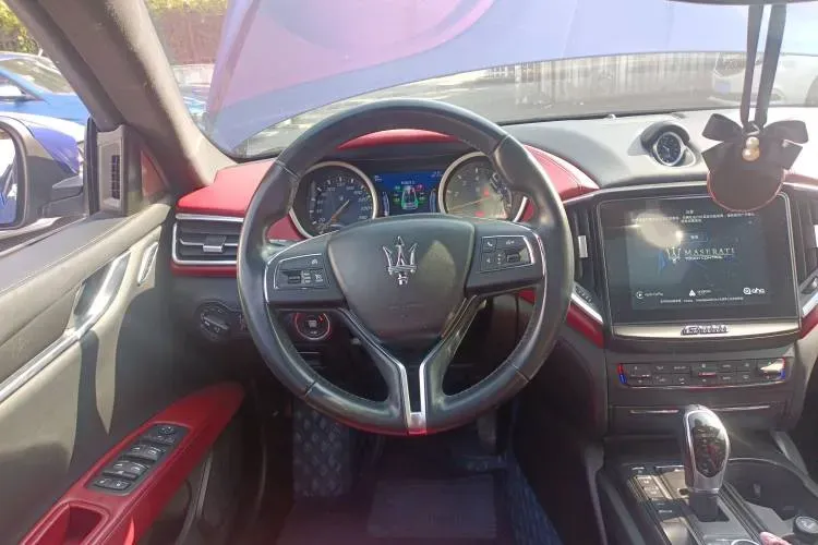 2020 Maserati MC20 3.0T 630HP V6 8DCT,autocango,china used car exporter,china ev exporter,chinese used car exporter,chinese used ev exporter