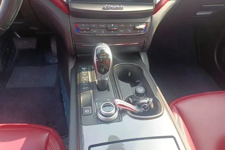 2020 Maserati MC20 3.0T 630HP V6 8DCT,autocango,china used car exporter,china ev exporter,chinese used car exporter,chinese used ev exporter