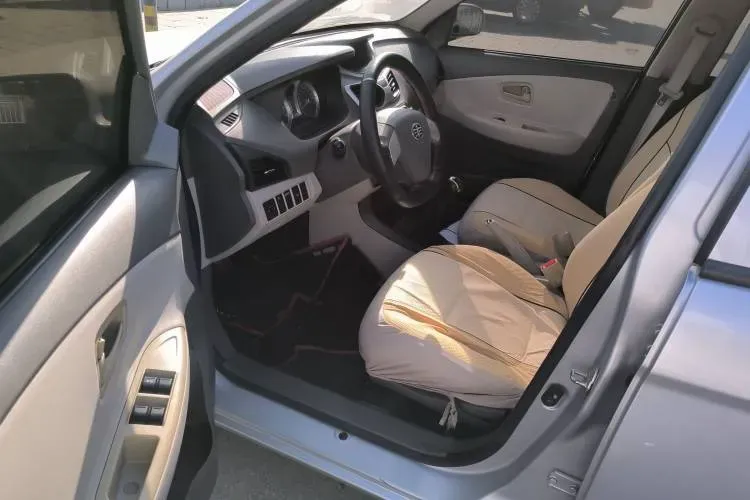 2014 FAW XiaLi N5 1.3L 91HP L4 5MT,autocango,china used car exporter,china ev exporter,chinese used car exporter,chinese used ev exporter