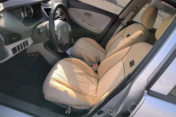 2014 FAW XiaLi N5 1.3L 91HP L4 5MT,autocango,china used car exporter,china ev exporter,chinese used car exporter,chinese used ev exporter