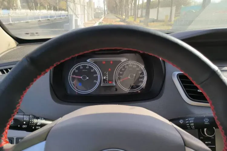 2014 FAW XiaLi N5 1.3L 91HP L4 5MT,autocango,china used car exporter,china ev exporter,chinese used car exporter,chinese used ev exporter