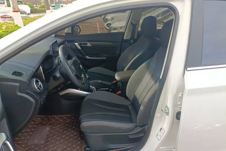 2020 BeiJing Auto U5 1.5L 116HP L4 5MT,autocango,china used car exporter,china ev exporter,chinese used car exporter,chinese used ev exporter