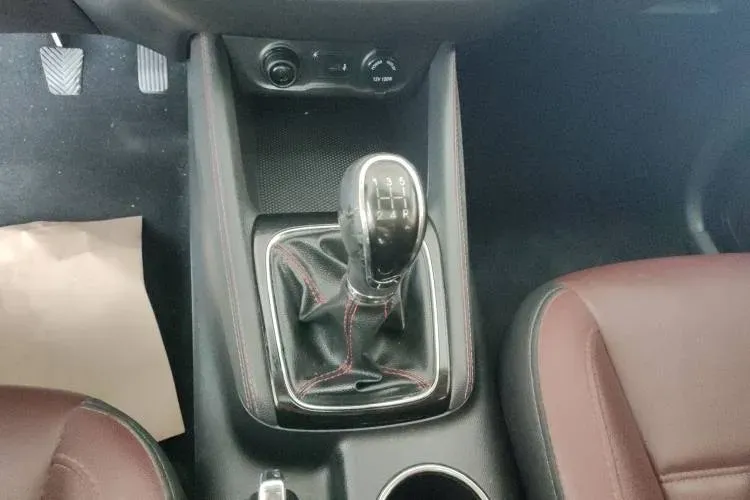 2017 ChangAn Oshan A800 1.6L 125HP L4 5MT,autocango,china used car exporter,china ev exporter,chinese used car exporter,chinese used ev exporter