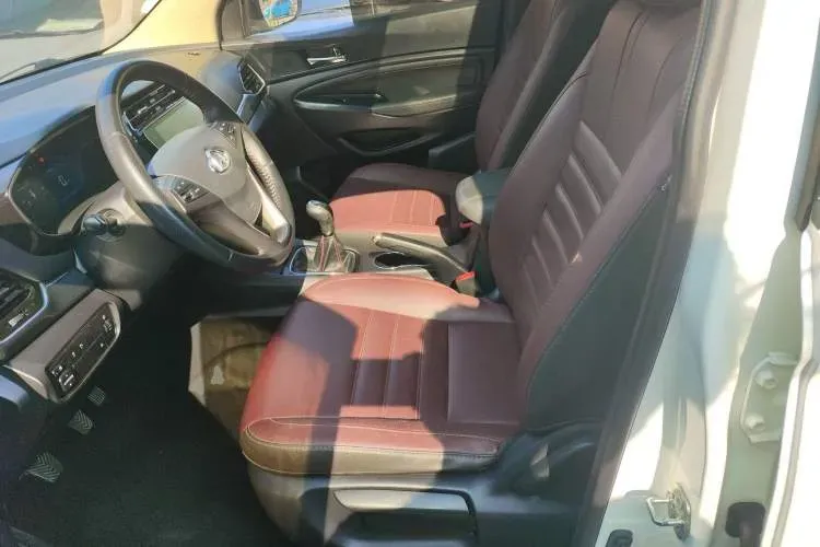 2017 ChangAn Oshan A800 1.6L 125HP L4 5MT,autocango,china used car exporter,china ev exporter,chinese used car exporter,chinese used ev exporter