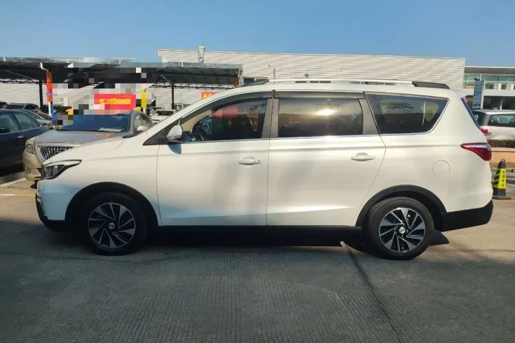 2017 ChangAn Oshan A800 1.6L 125HP L4 5MT,autocango,china used car exporter,china ev exporter,chinese used car exporter,chinese used ev exporter