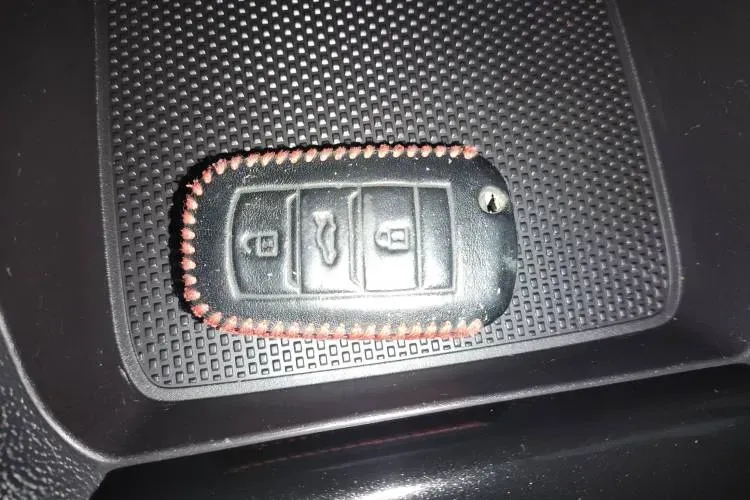 2017 ChangAn Oshan A800 1.6L 125HP L4 5MT,autocango,china used car exporter,china ev exporter,chinese used car exporter,chinese used ev exporter