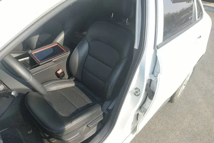 2022 Livan Maple 60s BEV 51.8KWH,autocango,china used car exporter,china ev exporter,chinese used car exporter,chinese used ev exporter