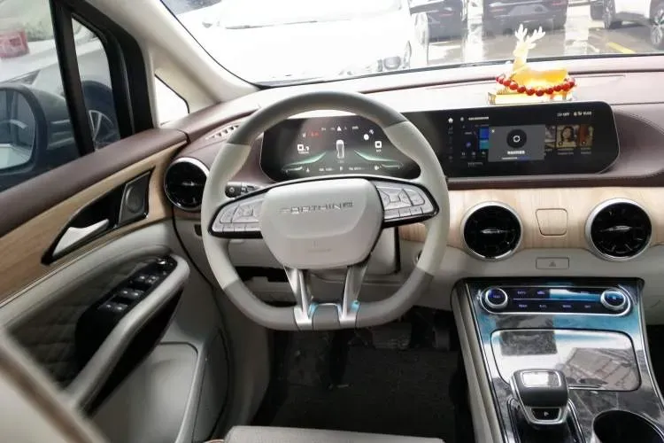 2022 DongFeng Forthing Yacht 1.5T 197HP L4 7DCT,autocango,china used car exporter,china ev exporter,chinese used car exporter,chinese used ev exporter