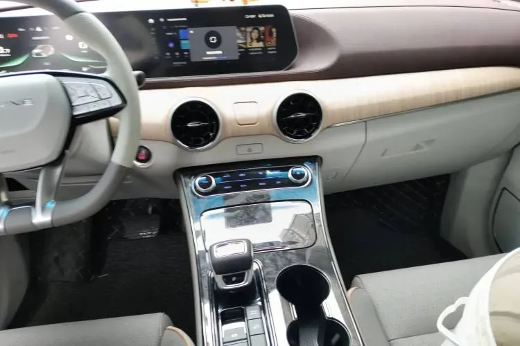 2022 DongFeng Forthing Yacht 1.5T 197HP L4 7DCT,autocango,china used car exporter,china ev exporter,chinese used car exporter,chinese used ev exporter