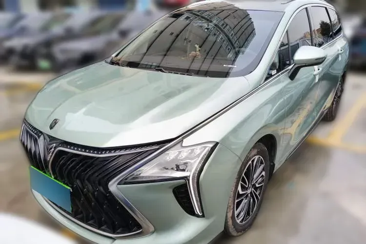 2022 DongFeng Forthing Yacht 1.5T 197HP L4 7DCT,autocango,china used car exporter,china ev exporter,chinese used car exporter,chinese used ev exporter