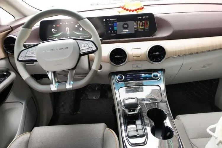 2022 DongFeng Forthing Yacht 1.5T 197HP L4 7DCT,autocango,china used car exporter,china ev exporter,chinese used car exporter,chinese used ev exporter