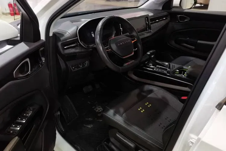 2019 BaoJun RM-5 1.5T 147HP L4 CVT,autocango,china used car exporter,china ev exporter,chinese used car exporter,chinese used ev exporter