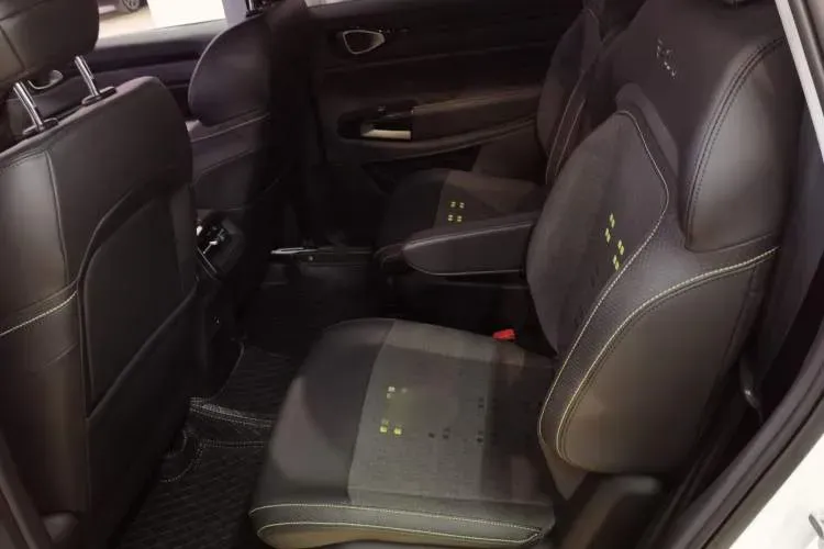 2019 BaoJun RM-5 1.5T 147HP L4 CVT,autocango,china used car exporter,china ev exporter,chinese used car exporter,chinese used ev exporter