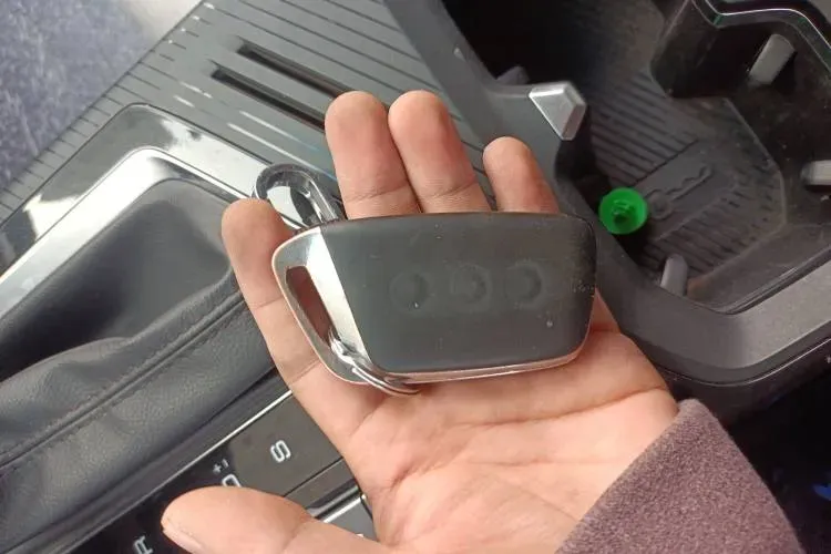 2019 BaoJun RM-5 1.5T 147HP L4 CVT,autocango,china used car exporter,china ev exporter,chinese used car exporter,chinese used ev exporter