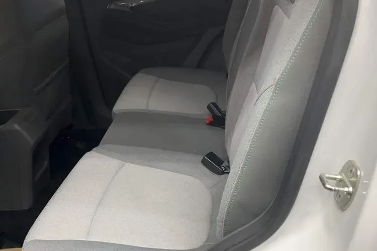 2020 BaoJun RS-3 1.5L 99HP L4 6MT,autocango,china used car exporter,china ev exporter,chinese used car exporter,chinese used ev exporter