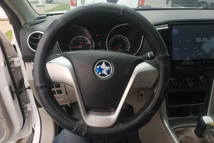 2015 Venucia T70 1.6L 121HP L4 5MT,autocango,china used car exporter,china ev exporter,chinese used car exporter,chinese used ev exporter