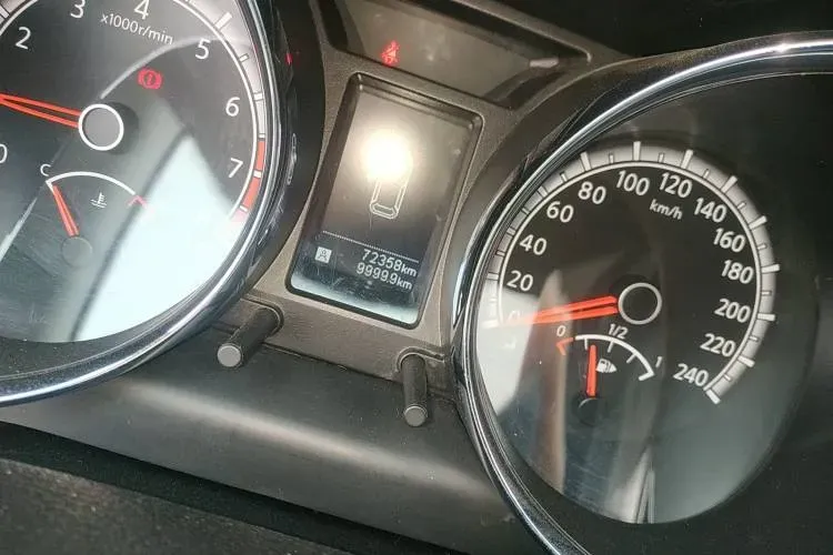 2015 Venucia T70 1.6L 121HP L4 5MT,autocango,china used car exporter,china ev exporter,chinese used car exporter,chinese used ev exporter