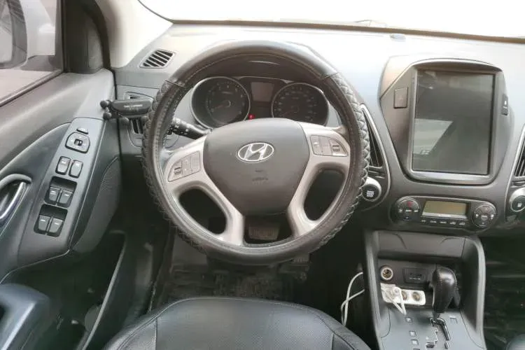 2013 Hyundai ix35 2.0L 165HP L4 6AT,autocango,china used car exporter,china ev exporter,chinese used car exporter,chinese used ev exporter