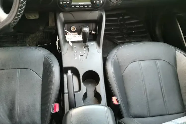 2013 Hyundai ix35 2.0L 165HP L4 6AT,autocango,china used car exporter,china ev exporter,chinese used car exporter,chinese used ev exporter