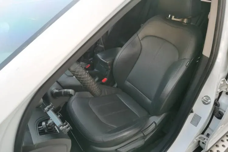 2013 Hyundai ix35 2.0L 165HP L4 6AT,autocango,china used car exporter,china ev exporter,chinese used car exporter,chinese used ev exporter