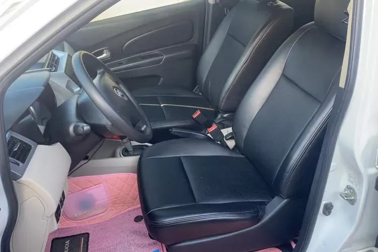 2015 Venucia R50 1.6L 117HP L4 4AT,autocango,china used car exporter,china ev exporter,chinese used car exporter,chinese used ev exporter