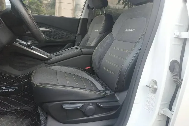 2020 BaoJun RS-3 1.5T 147HP L4 CVT,autocango,china used car exporter,china ev exporter,chinese used car exporter,chinese used ev exporter