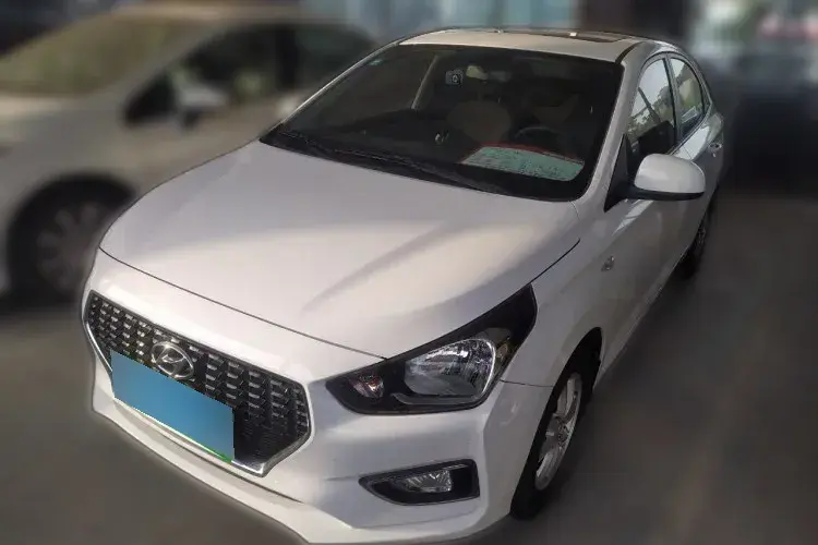 2017 Hyundai Reina 1.4L 95HP L4 5MT