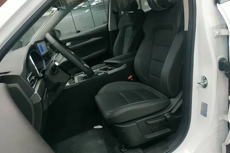 2022 Soueast DX8S 1.5T 156HP L4 6DCT,autocango,china used car exporter,china ev exporter,chinese used car exporter,chinese used ev exporter