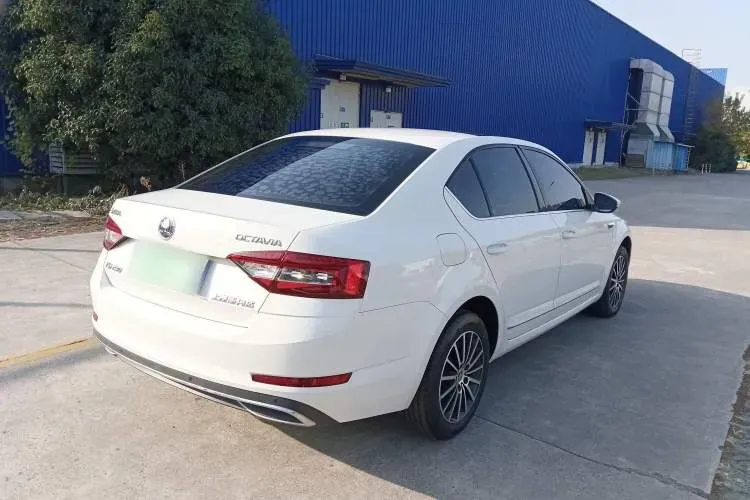 2019 Skoda Octavia 1.2T 116HP L4 7DCT,autocango,china used car exporter,china ev exporter,chinese used car exporter,chinese used ev exporter