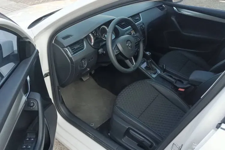 2019 Skoda Octavia 1.2T 116HP L4 7DCT,autocango,china used car exporter,china ev exporter,chinese used car exporter,chinese used ev exporter