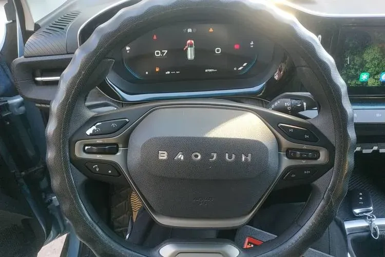 2019 BaoJun RM-5 1.5T 147HP L4 6MT,autocango,china used car exporter,china ev exporter,chinese used car exporter,chinese used ev exporter